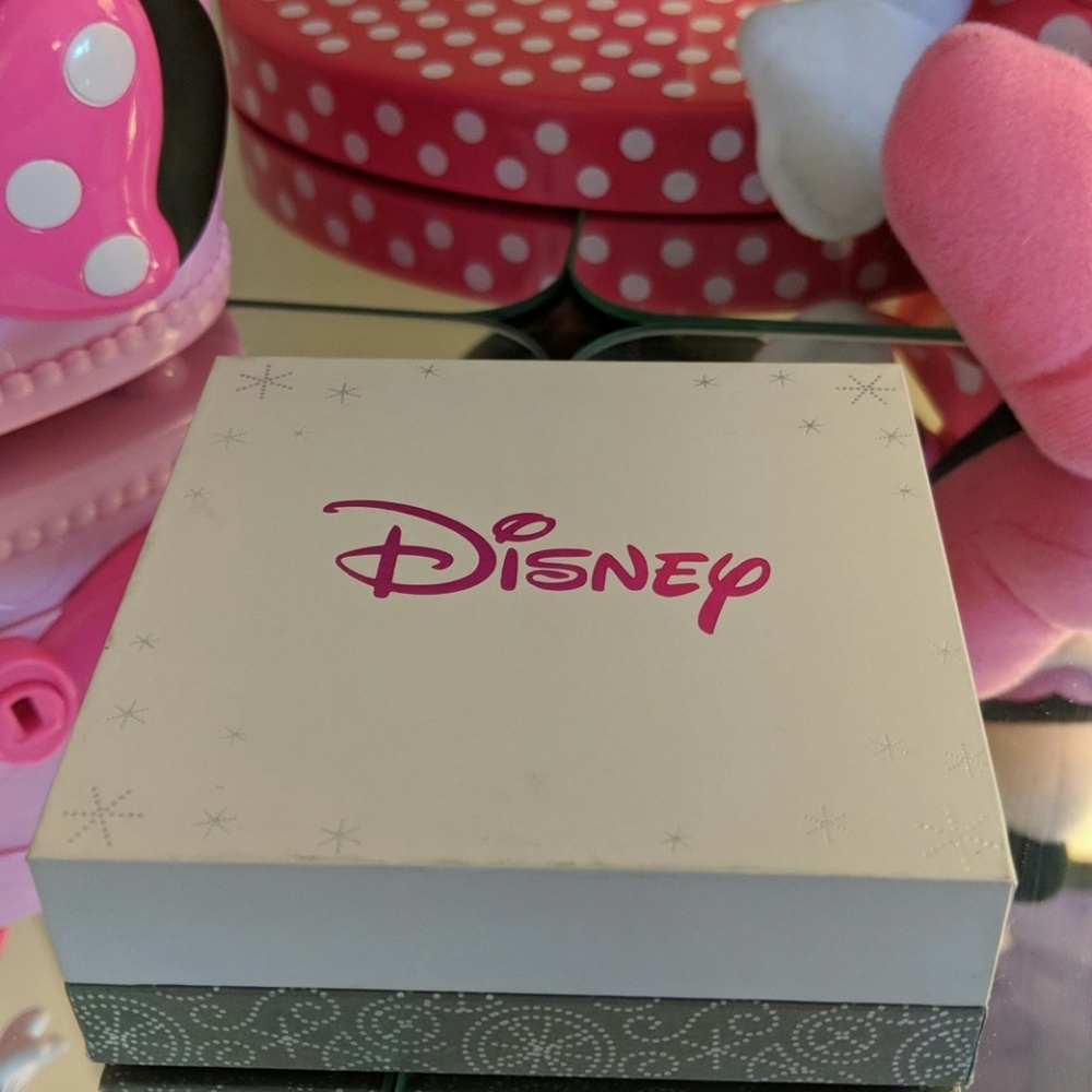 Disney NWT necklace, Minnie dancing jewelr… - Picture 3 of 8